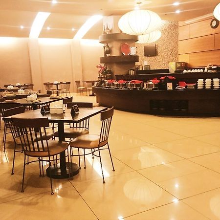 Iloilo Business Hotel מראה חיצוני תמונה