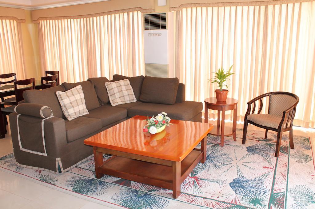 Iloilo Business Hotel מראה חיצוני תמונה