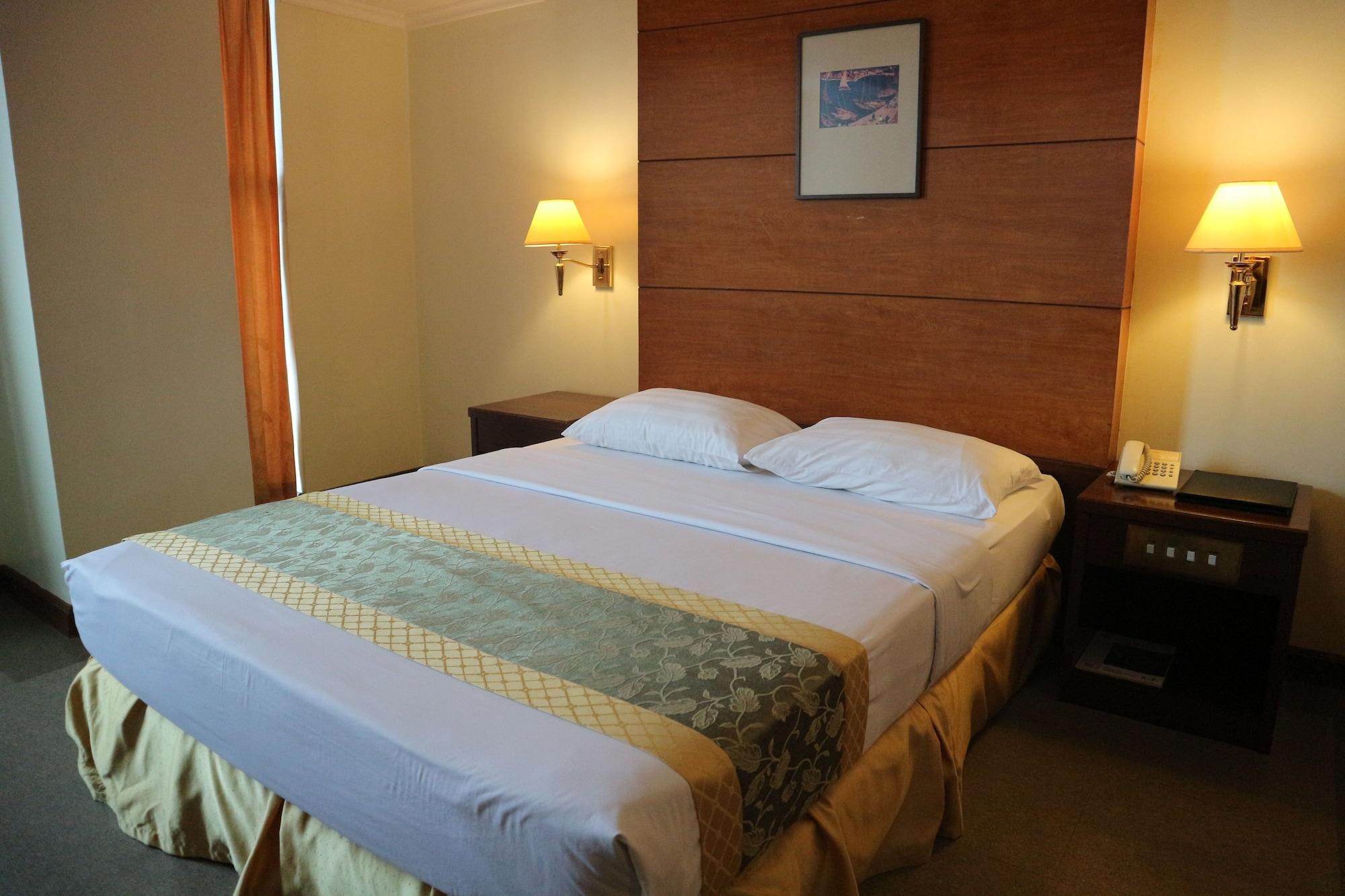 Iloilo Business Hotel מראה חיצוני תמונה