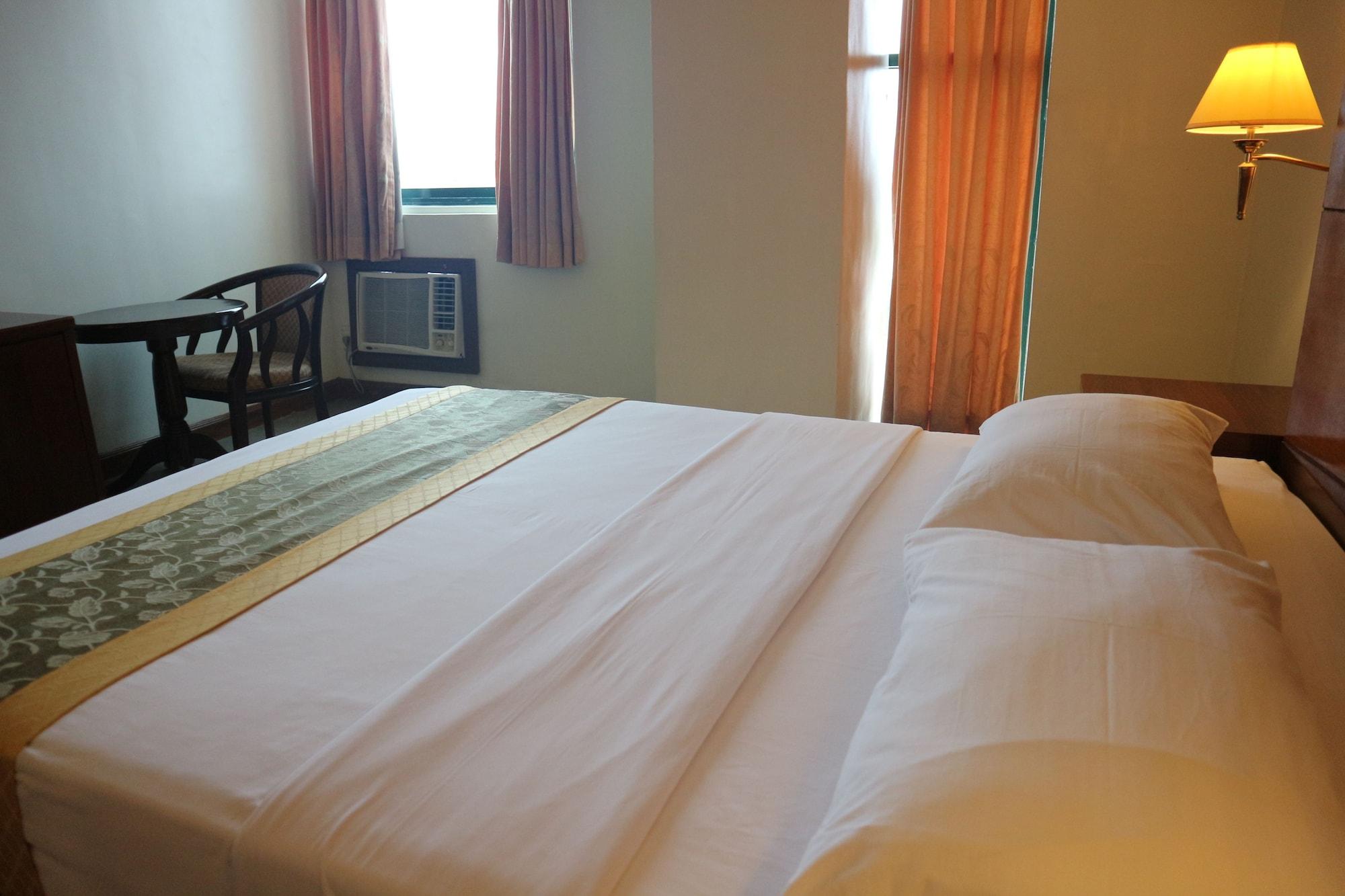 Iloilo Business Hotel מראה חיצוני תמונה