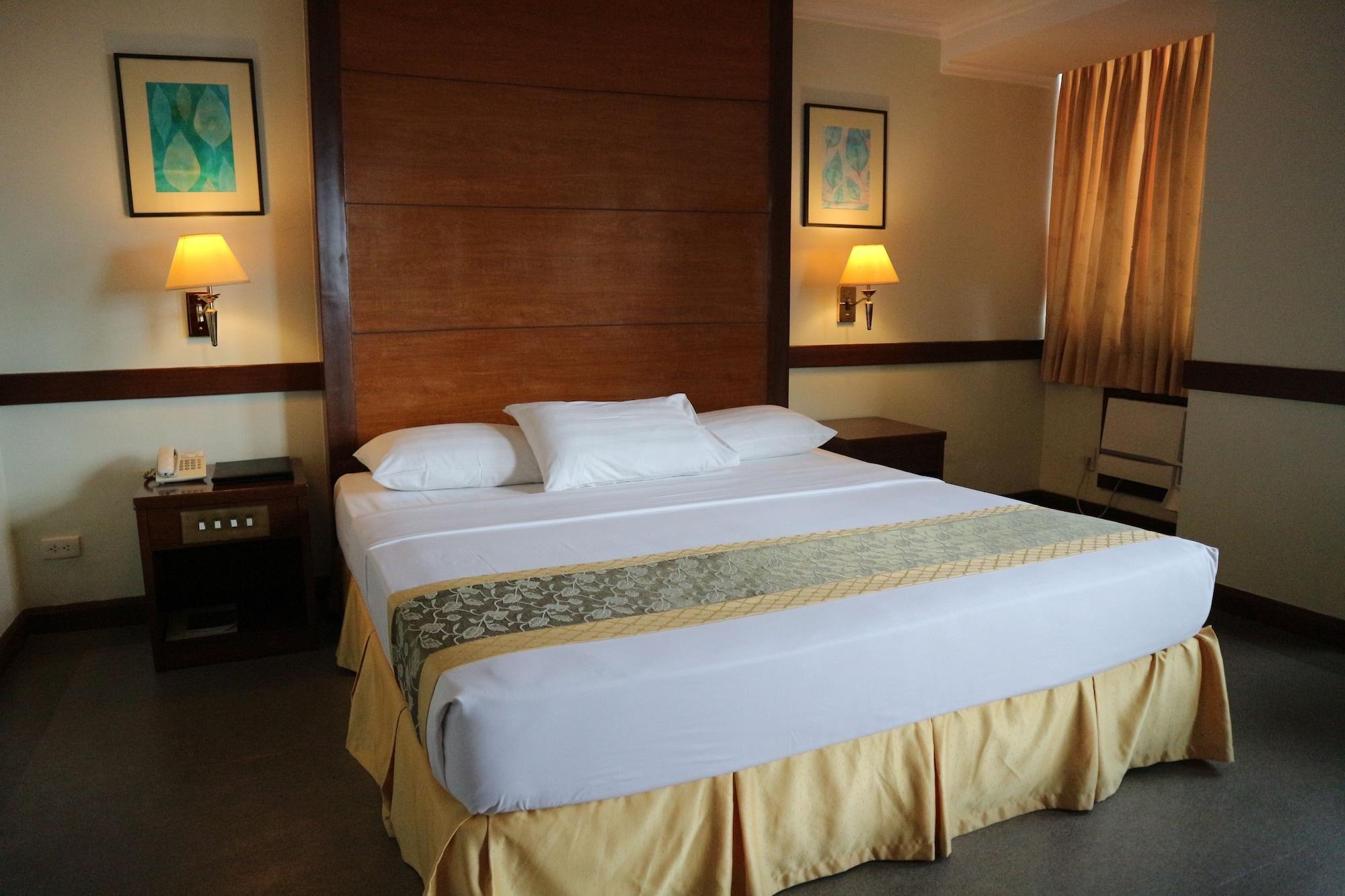 Iloilo Business Hotel מראה חיצוני תמונה