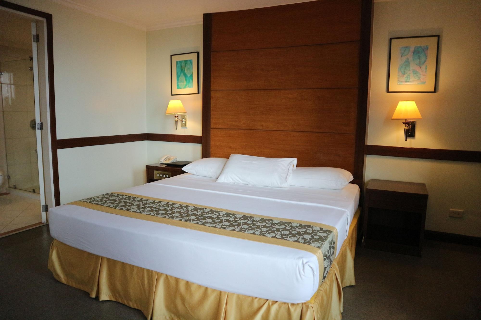 Iloilo Business Hotel מראה חיצוני תמונה