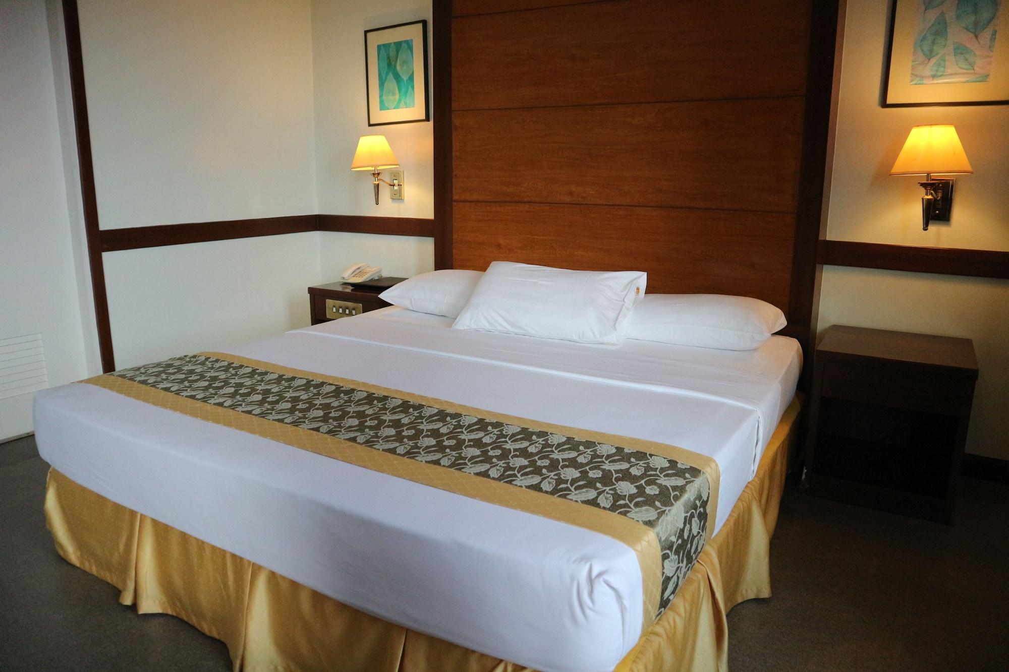 Iloilo Business Hotel מראה חיצוני תמונה